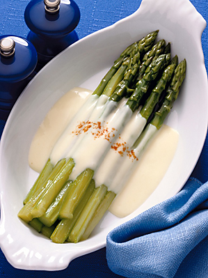 Asparagus paprika garnish picture